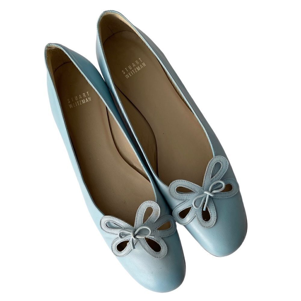 Stuart Weitzman Flat Shoes with Floral and Bow Accent in Size 6W